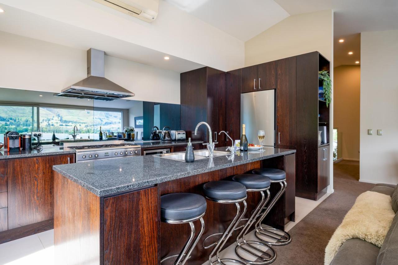 Luxury Lakeview Vista Apartment Wanaka Exterior photo